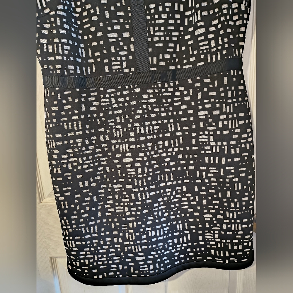 Karl Lagerfeld Black & White Geometric Sz 16 Dress - Picture 4 of 8